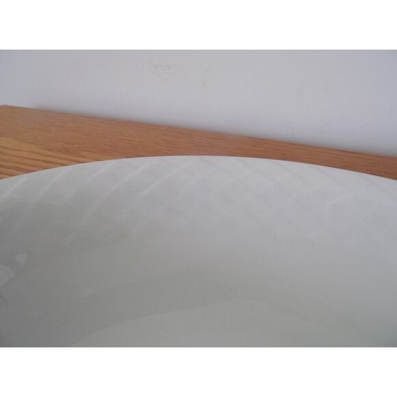 Wedgwood Regina Ironstone oval serving bowl diamond pattern - Picture 3 of 5